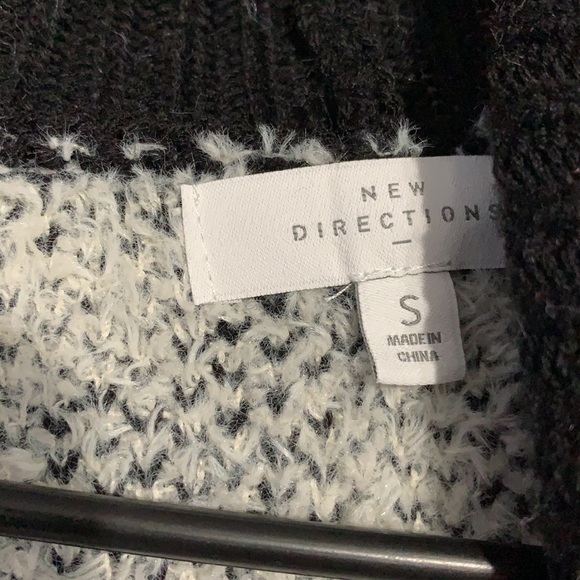 New Directions. Black and White Animal Print Duster. A - Picture 4 of 4